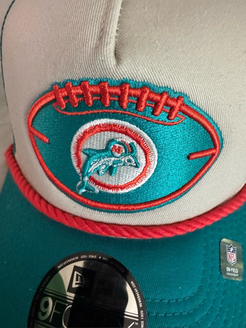 NFL Miami Dolphins Nike Dri-Fit Hoodie Size Medium & New Era 9Forty Snapback Cap - Picture 6 of 14